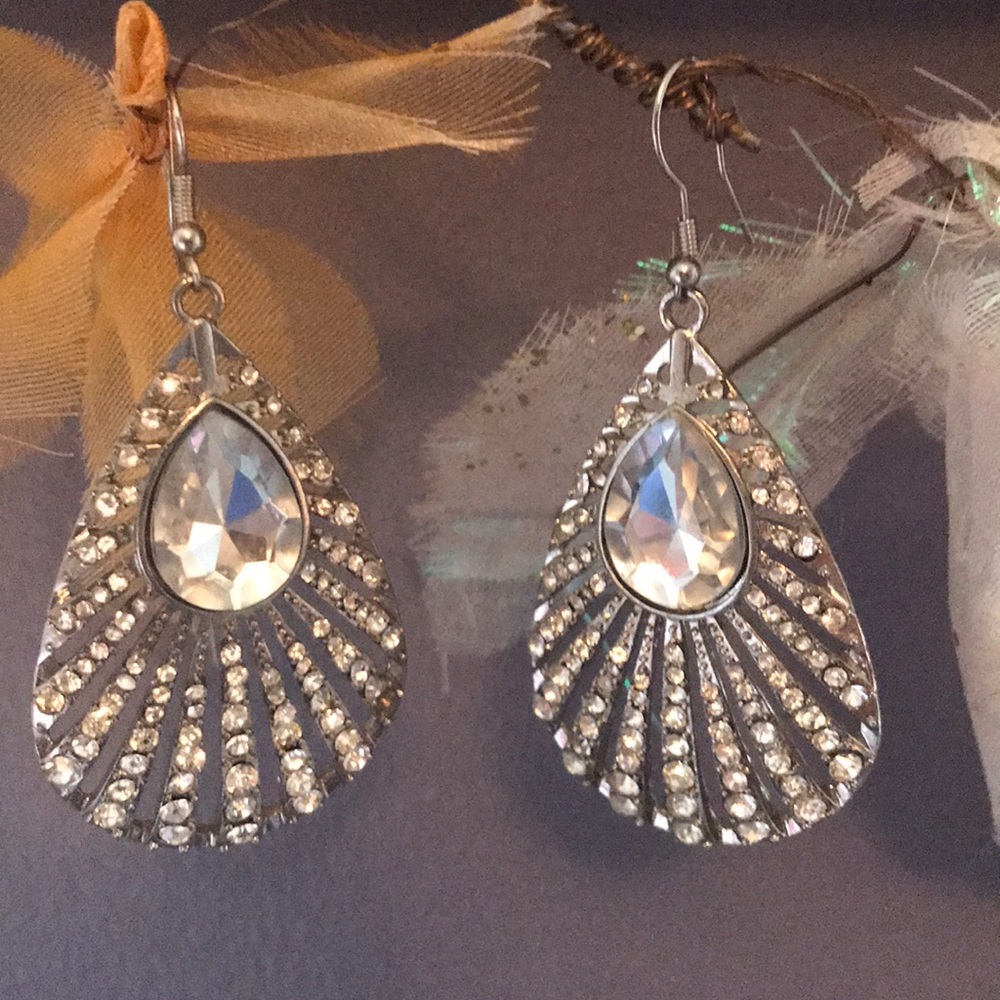 Silver Rhinestone teardrop crystal earrings